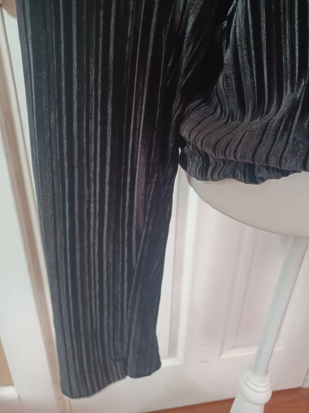 Rachel Roy Accordion Pleat Velvet Hooded Tie Waist Top Size XL Dark Academia